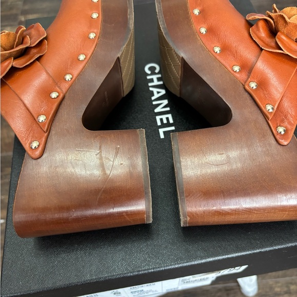 Authentic Chanel shoes - Picture 6 of 12